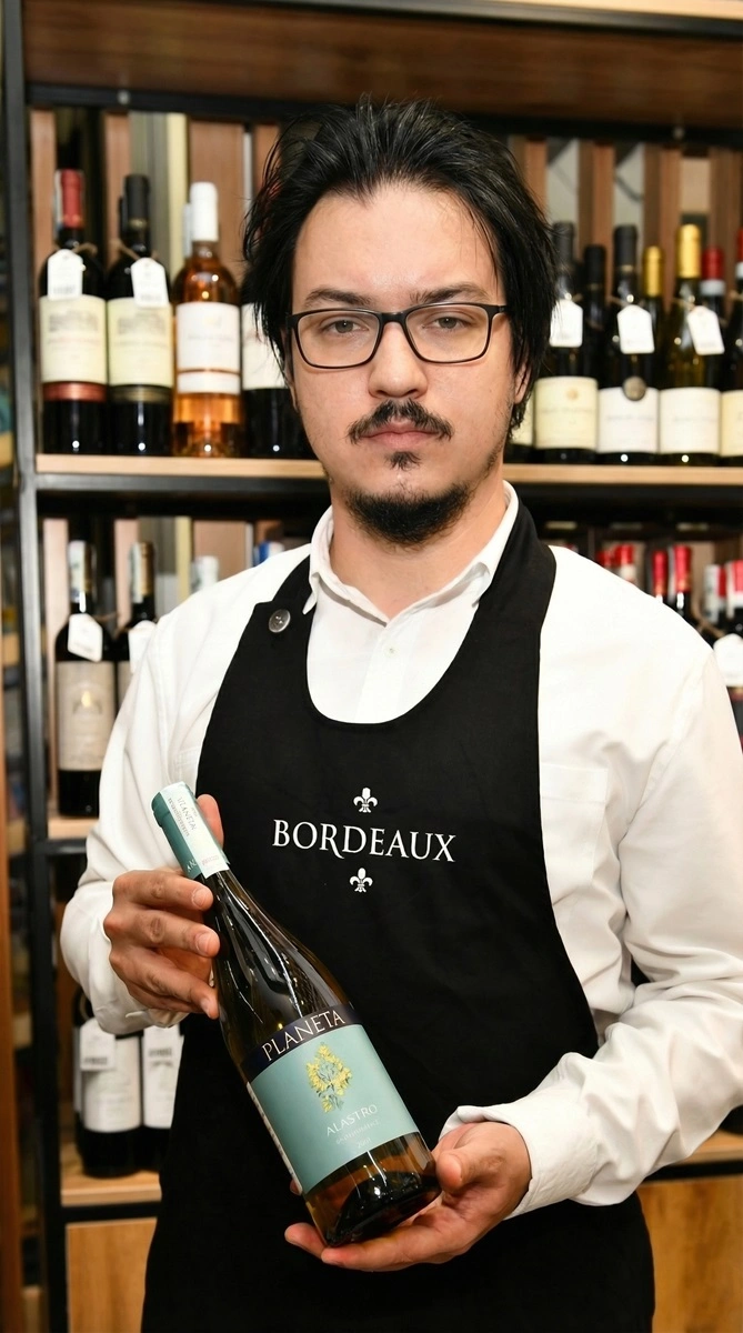 Владислав Ревин